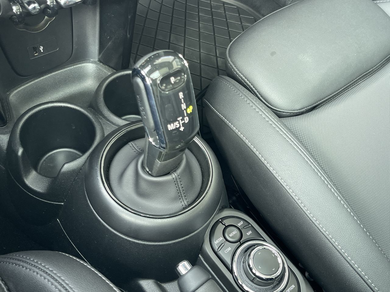 2024 MINI 5 Door