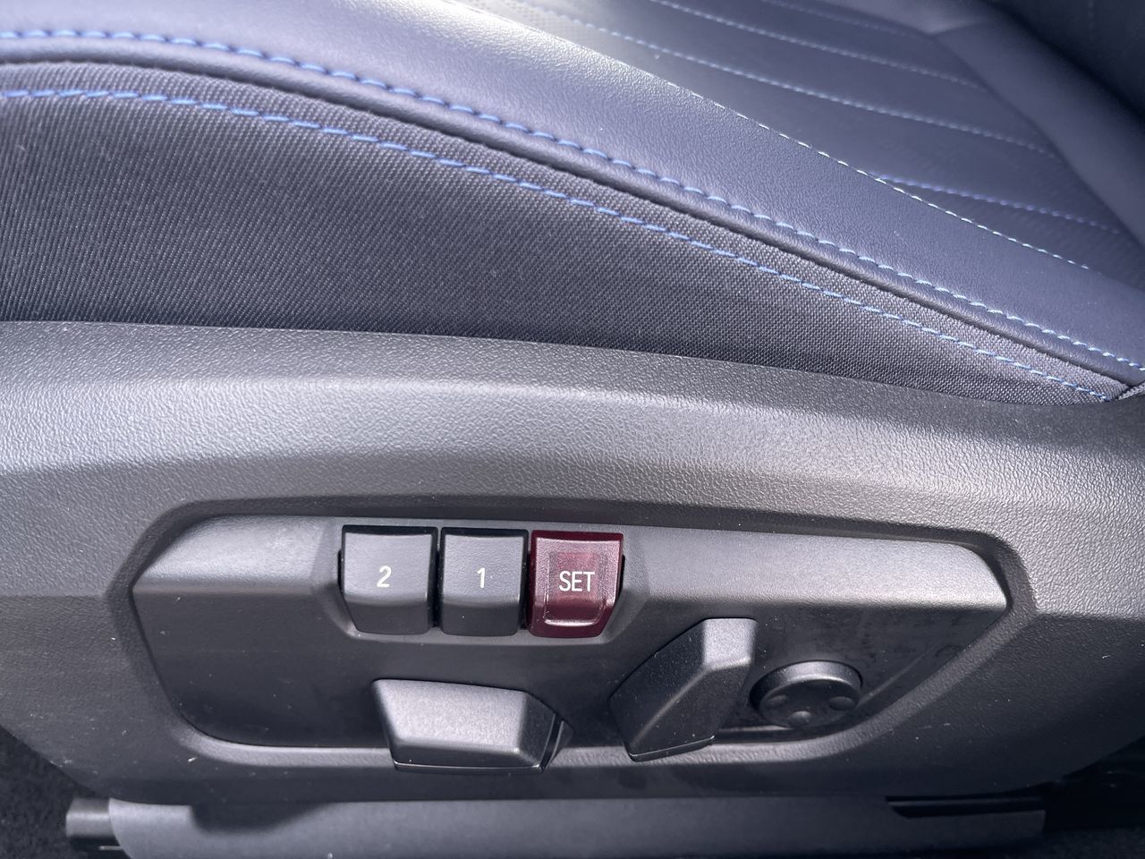 2025 MINI 5 Door