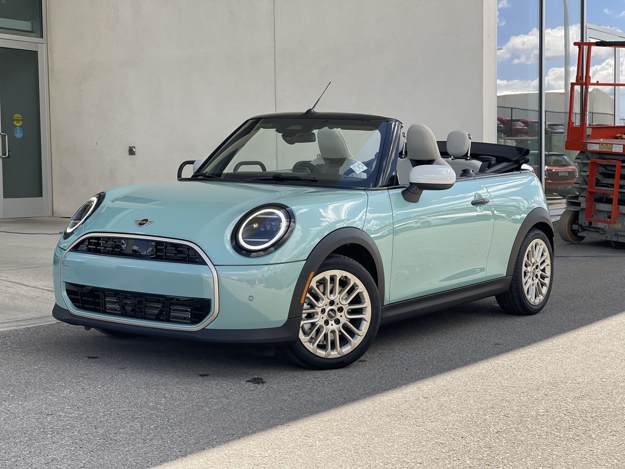 MINI Cooper Convertible  2026 à Calgary, Alberta