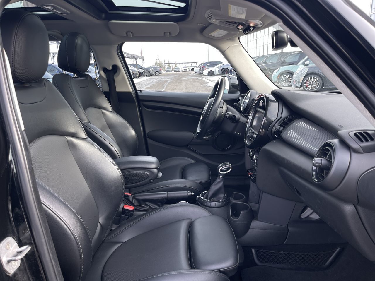 2015 MINI Cooper Hardtop 5 Door