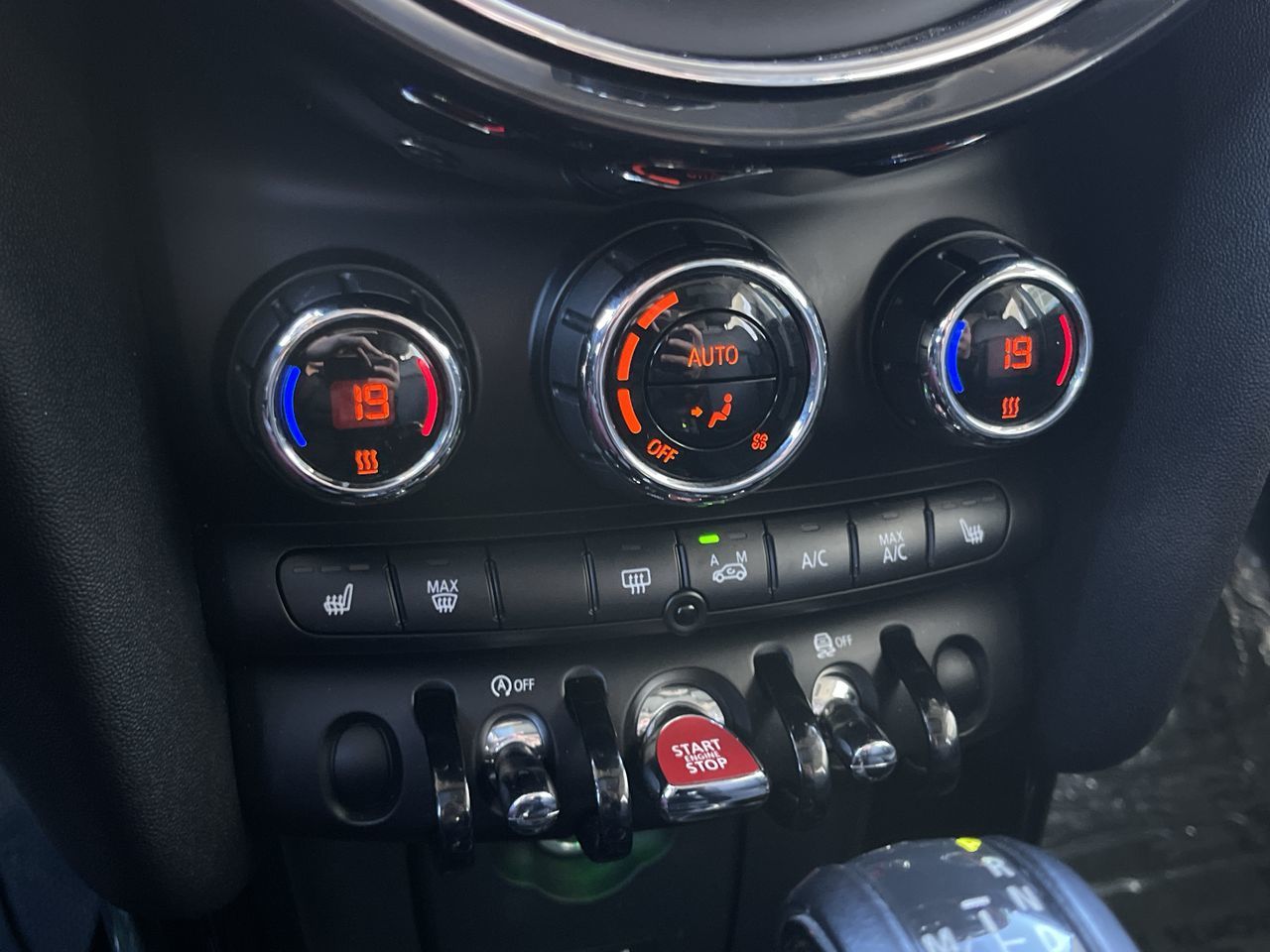 MINI Cooper Hardtop 5 Door  2015 à Calgary, Alberta