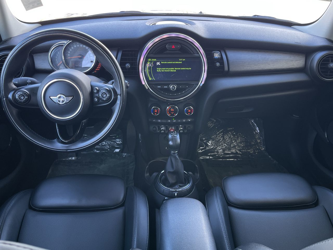 MINI Cooper Hardtop 5 Door  2015 à Calgary, Alberta