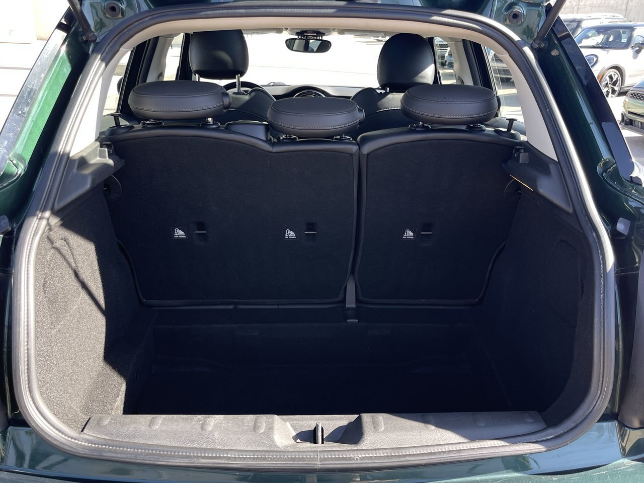 MINI Cooper Hardtop 5 Door  2016 à Calgary, Alberta