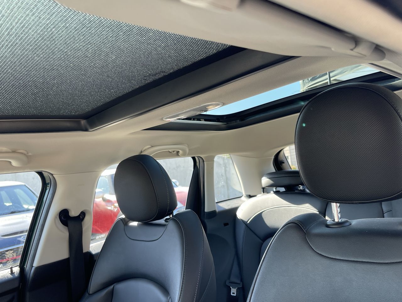 MINI Cooper Hardtop 5 Door  2016 à Calgary, Alberta