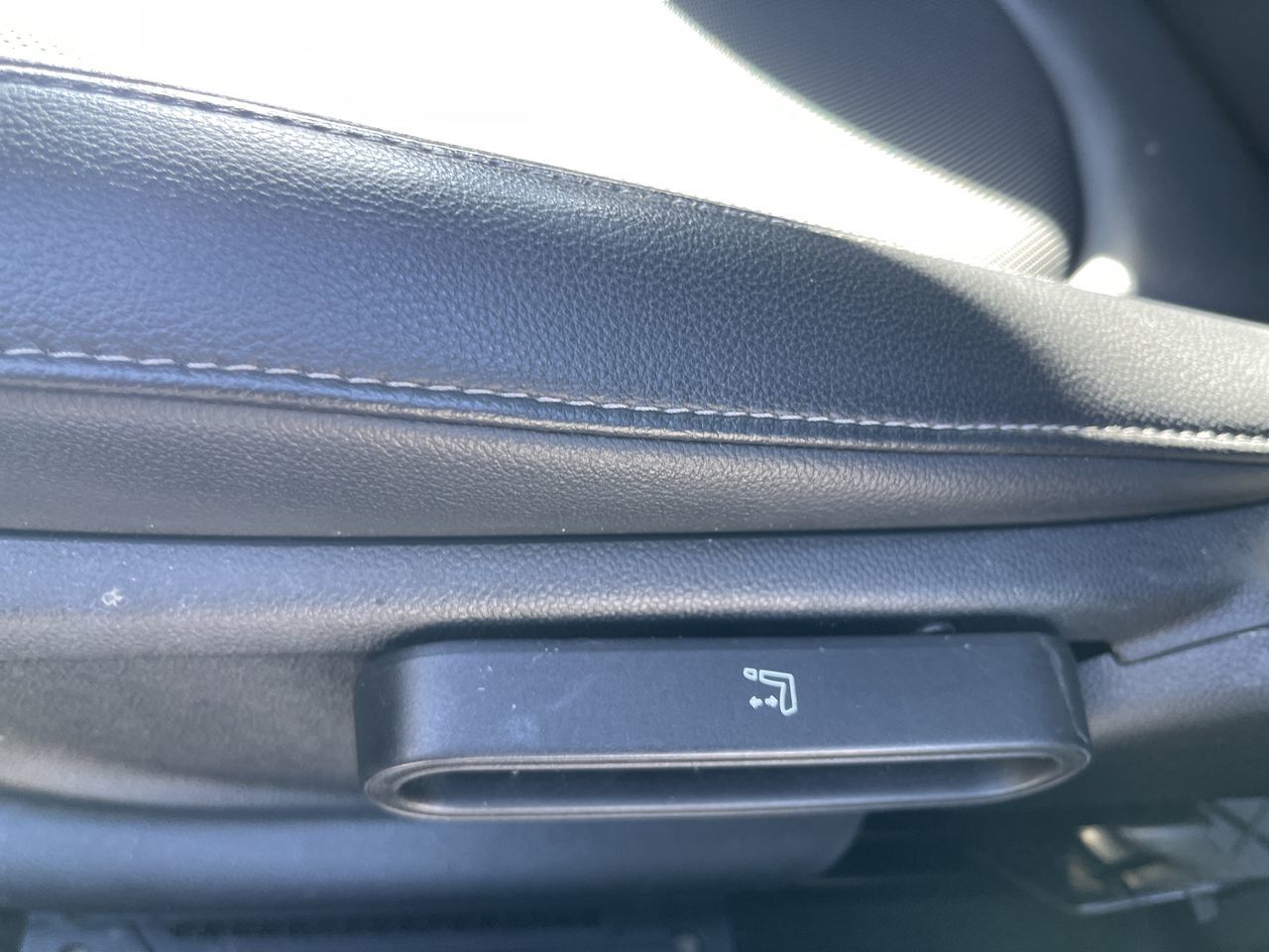MINI Cooper Hardtop 5 Door  2016 à Calgary, Alberta