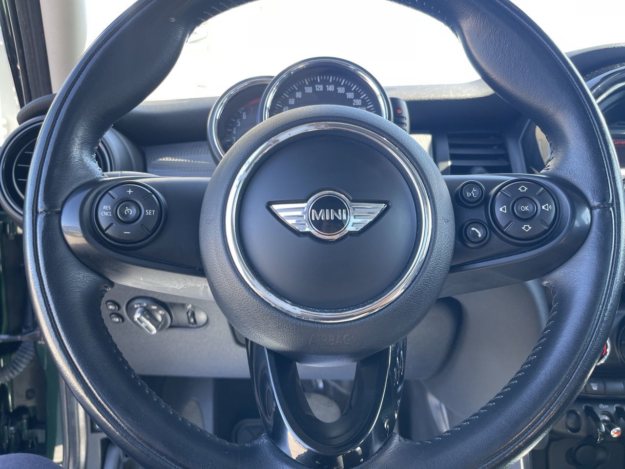 MINI Cooper Hardtop 5 Door  2016 à Calgary, Alberta