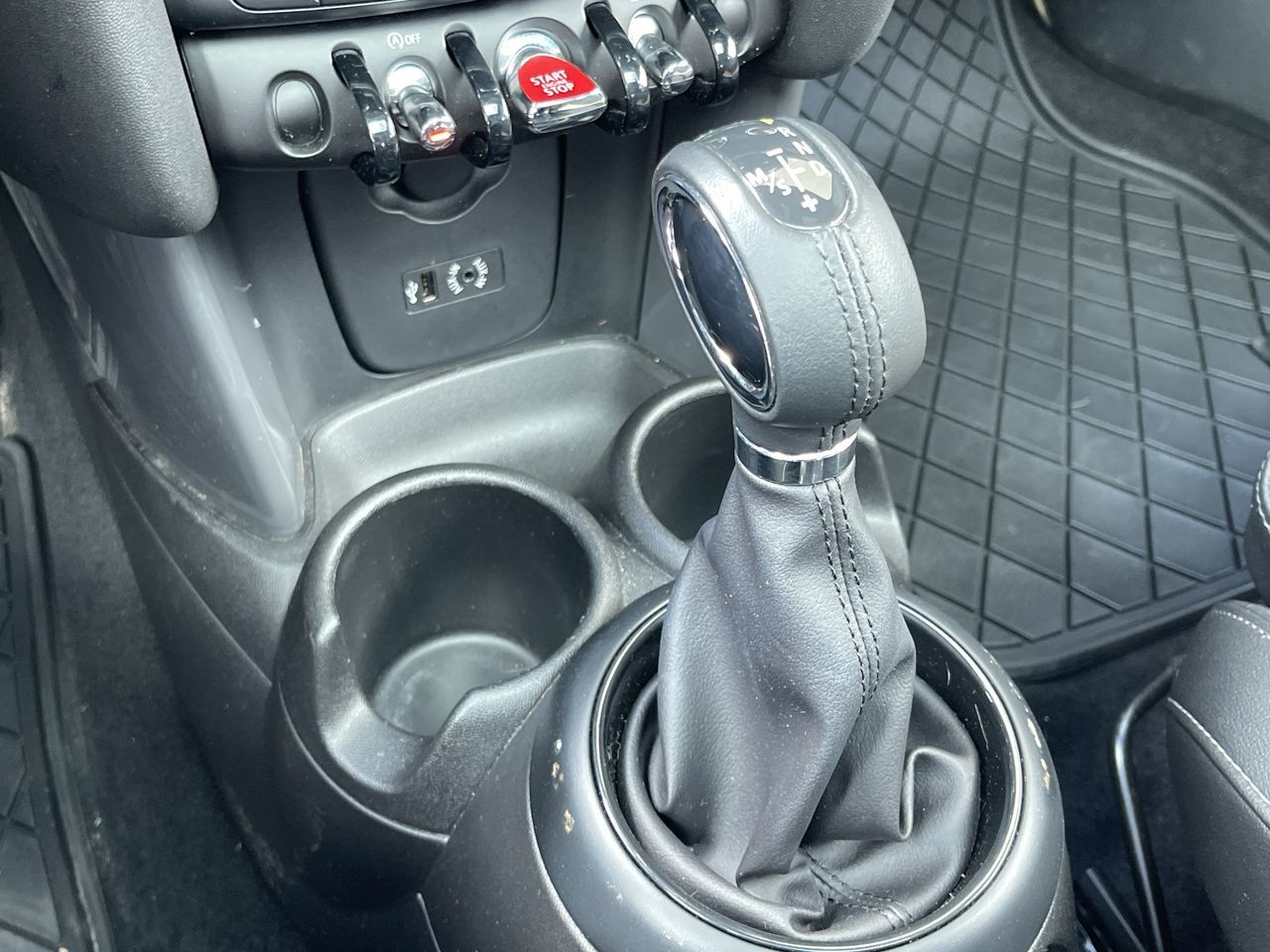 2017 MINI Cooper Hardtop 5 Door in Calgary, Alberta