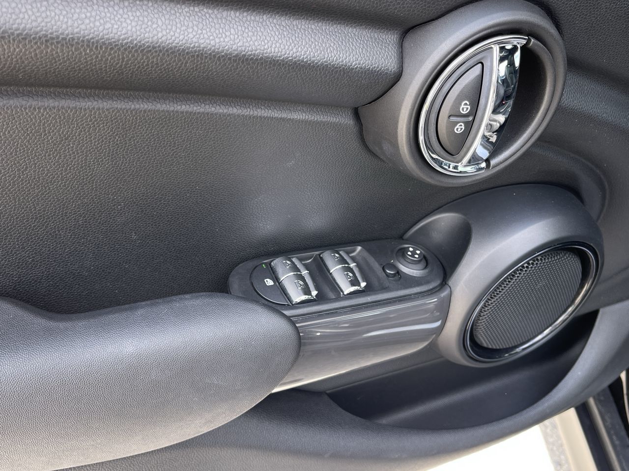 2017 MINI Cooper Hardtop 5 Door in Calgary, Alberta