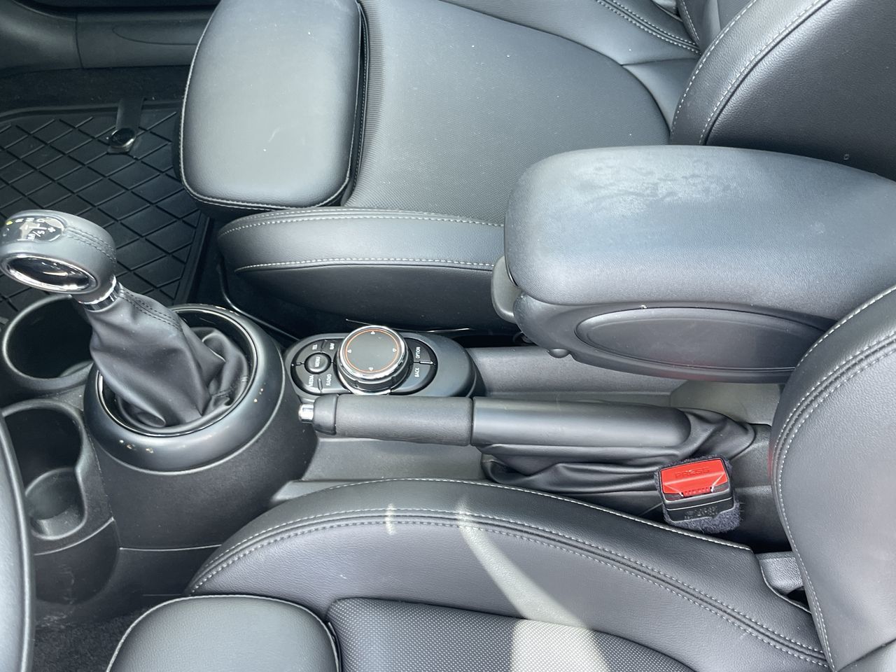 2017 MINI Cooper Hardtop 5 Door in Calgary, Alberta