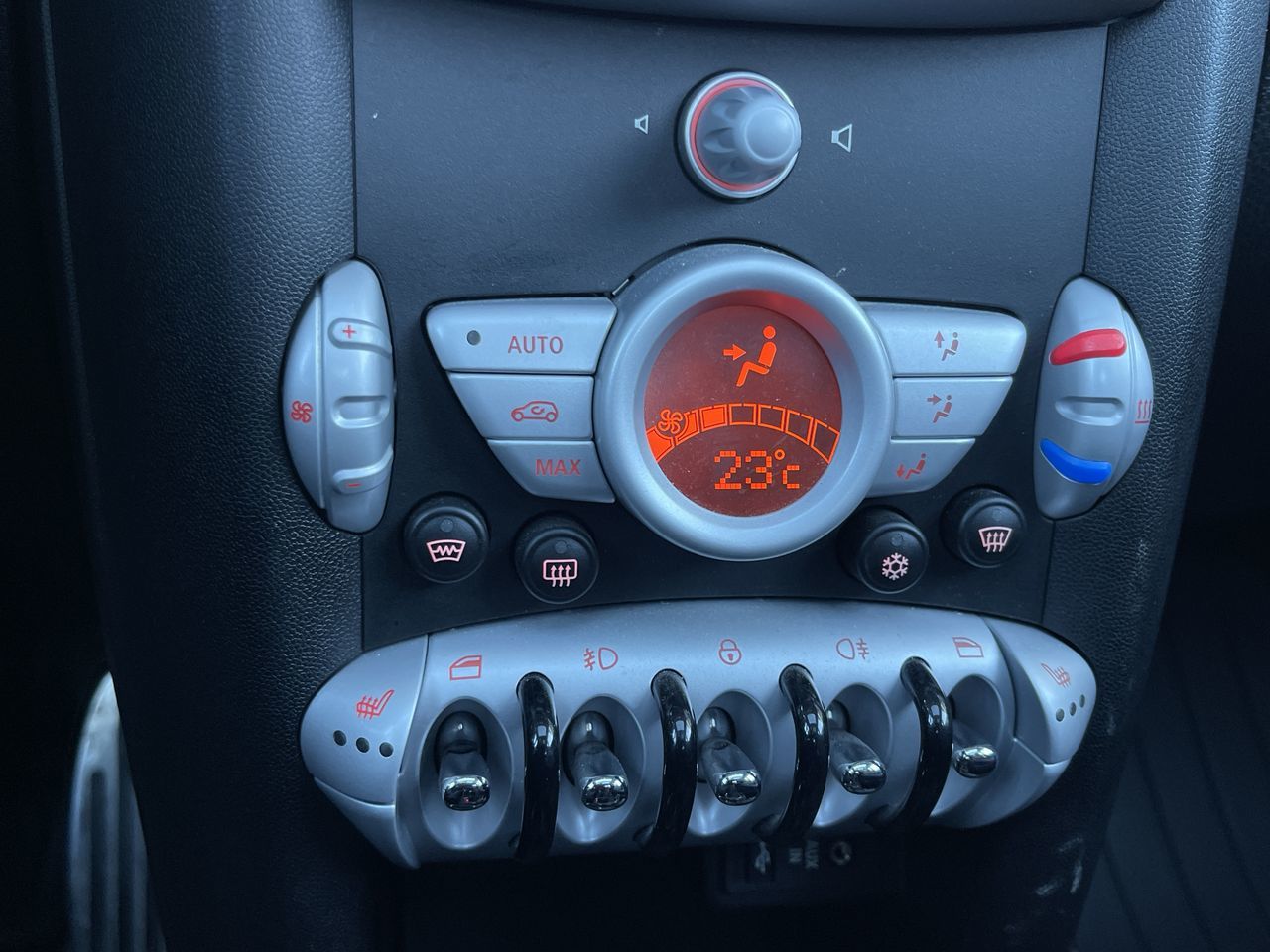 MINI Cooper Hardtop  2009 à Calgary, Alberta