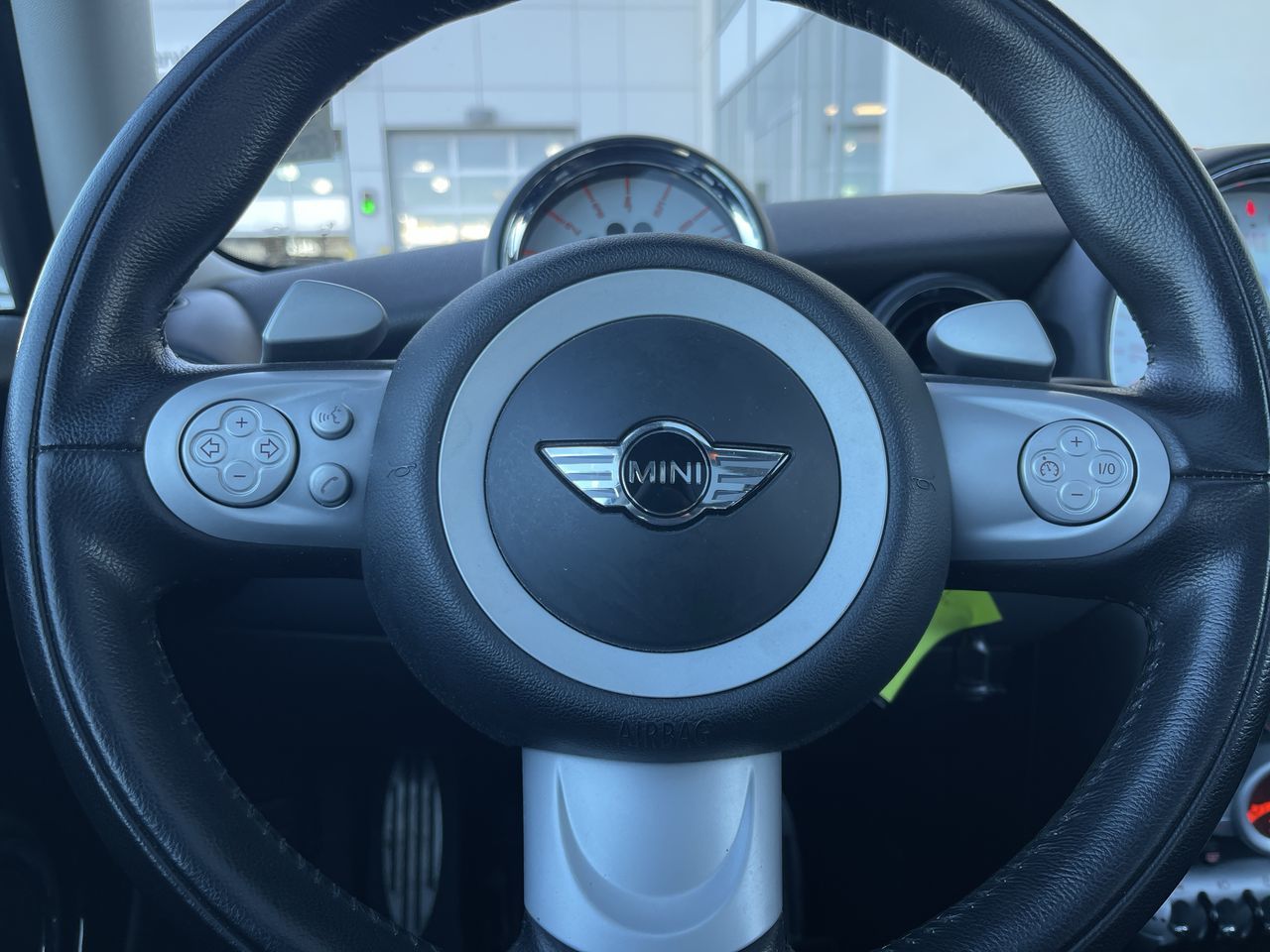 MINI Cooper Hardtop  2009 à Calgary, Alberta