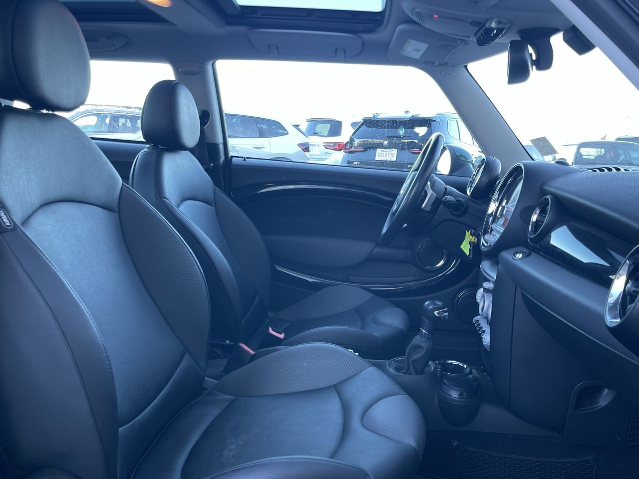 MINI Cooper Hardtop  2009 à Calgary, Alberta