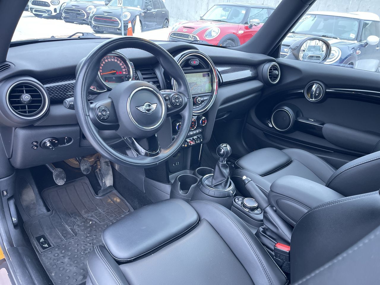 MINI Cooper Hardtop  2015 à Calgary, Alberta