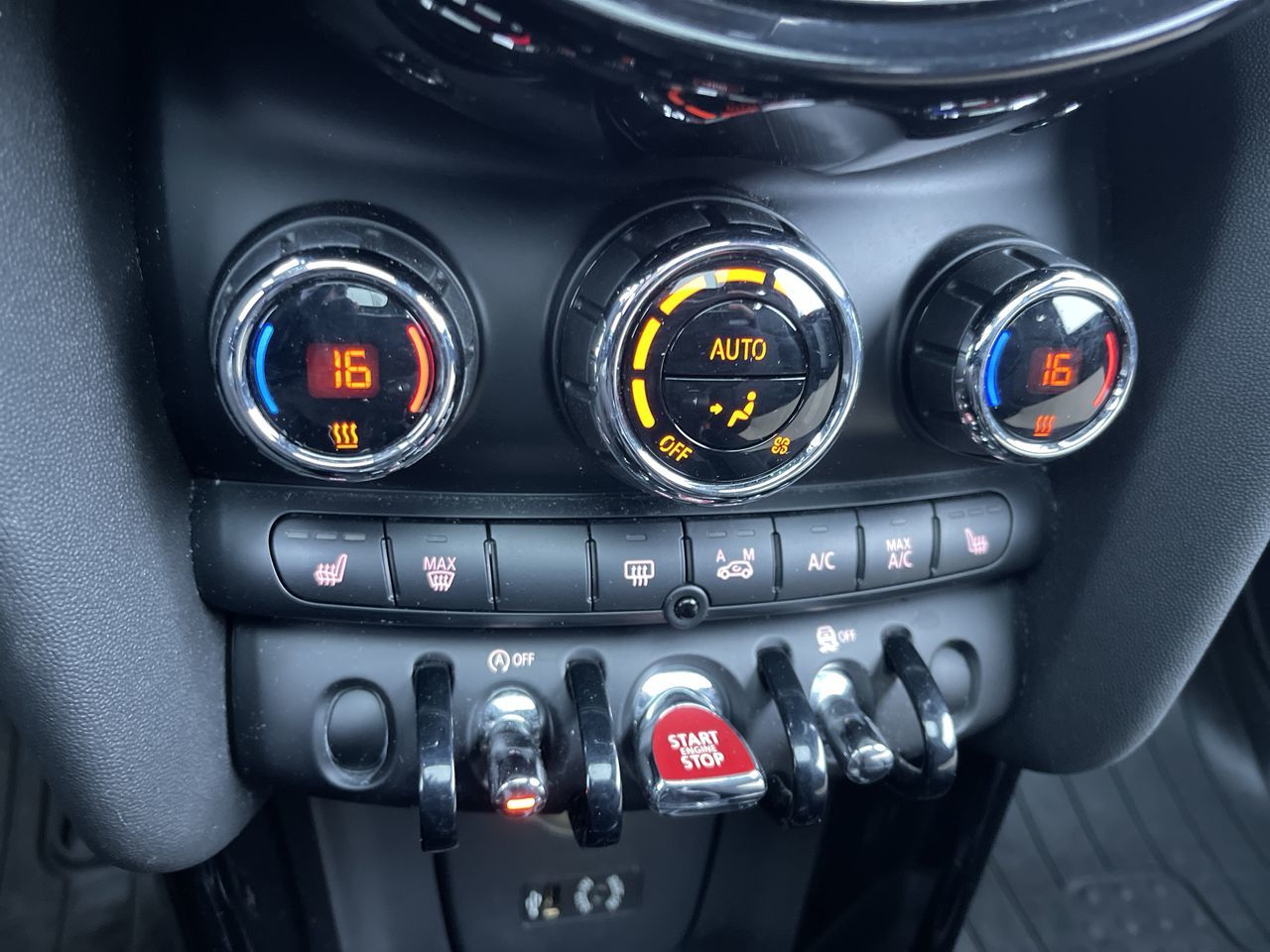 MINI Cooper Hardtop  2015 à Calgary, Alberta