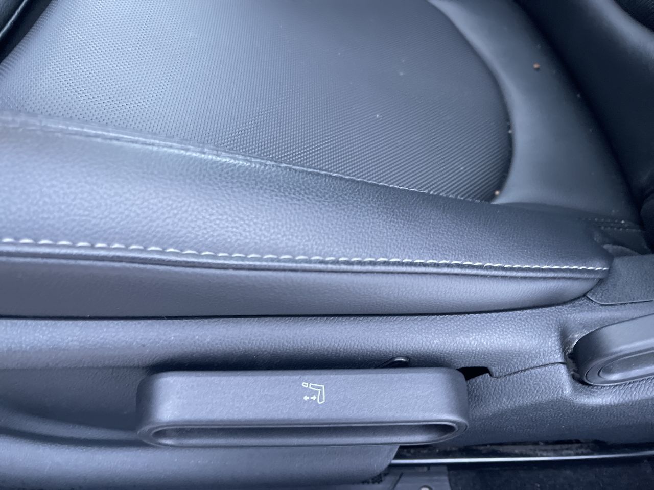 MINI Cooper Hardtop  2015 à Calgary, Alberta