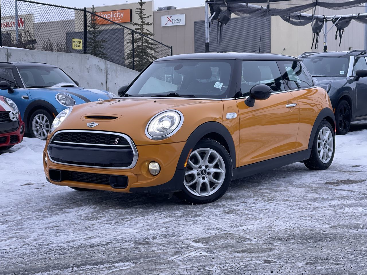 MINI Cooper Hardtop  2015 à Calgary, Alberta