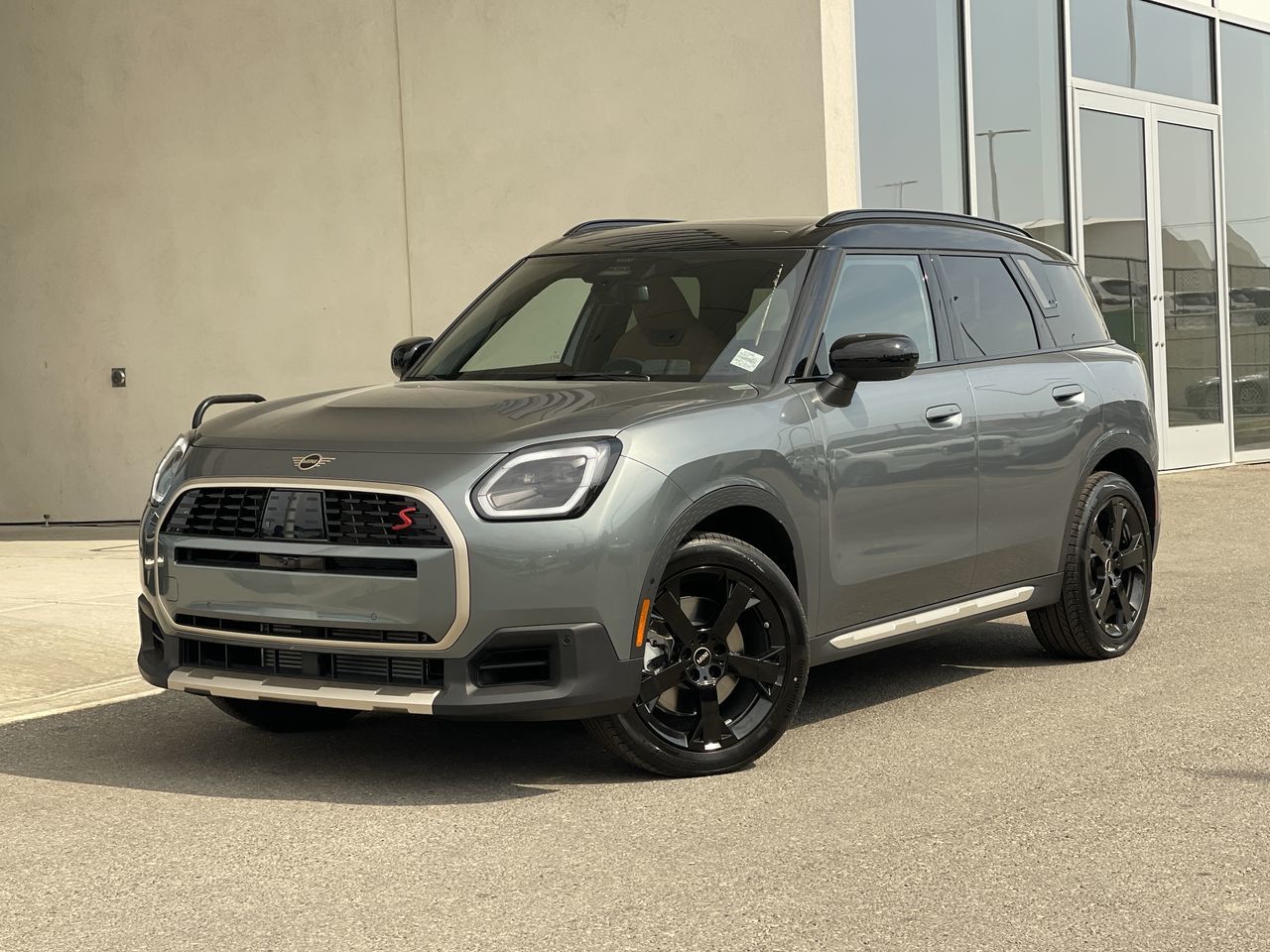 MINI Cooper Countryman  2027 à Calgary, Alberta