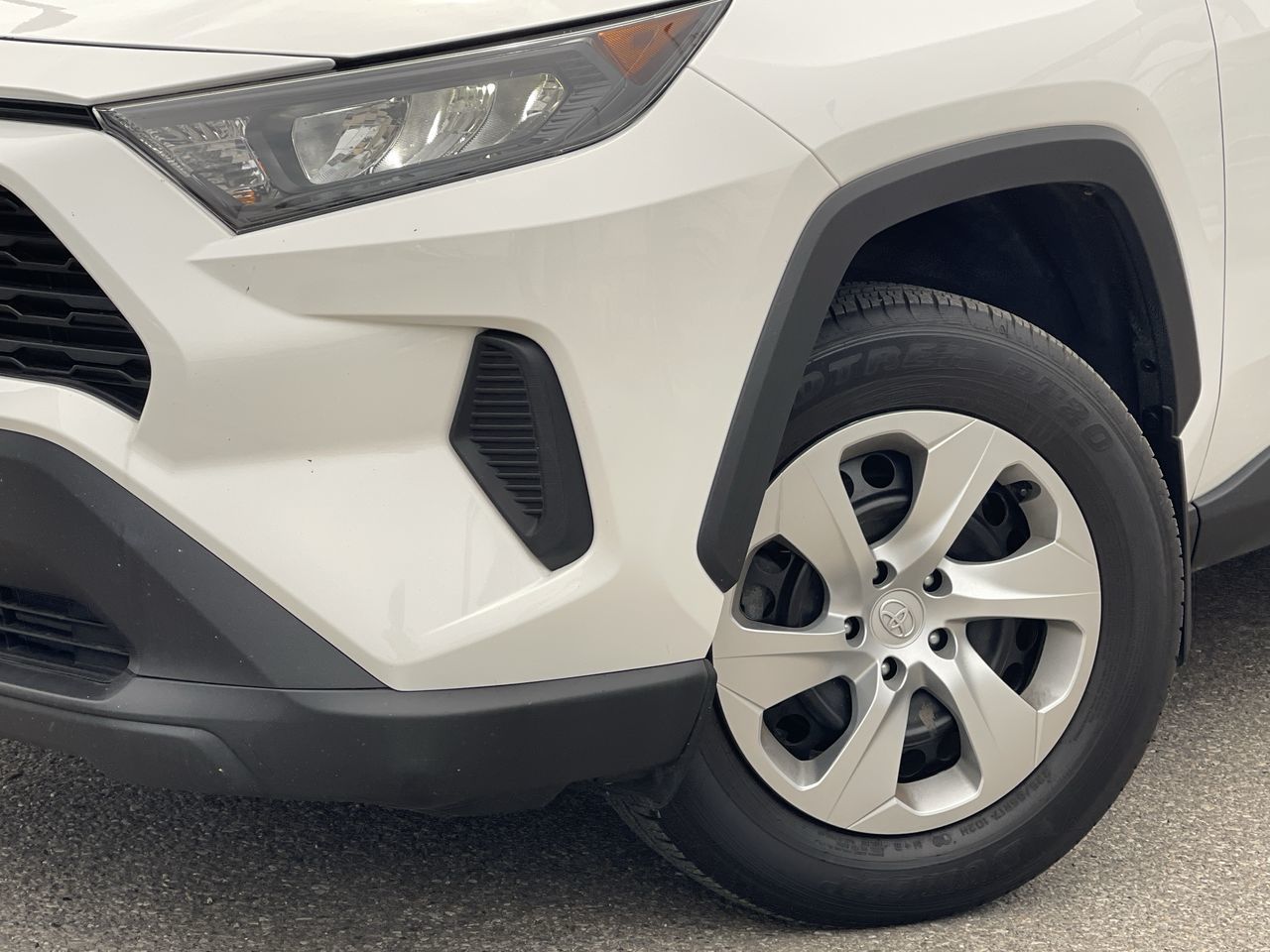 Toyota RAV4  2022 à Calgary, Alberta