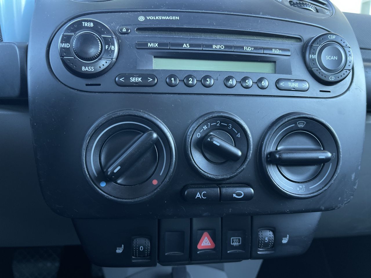 2005 Volkswagen New Beetle Coupe