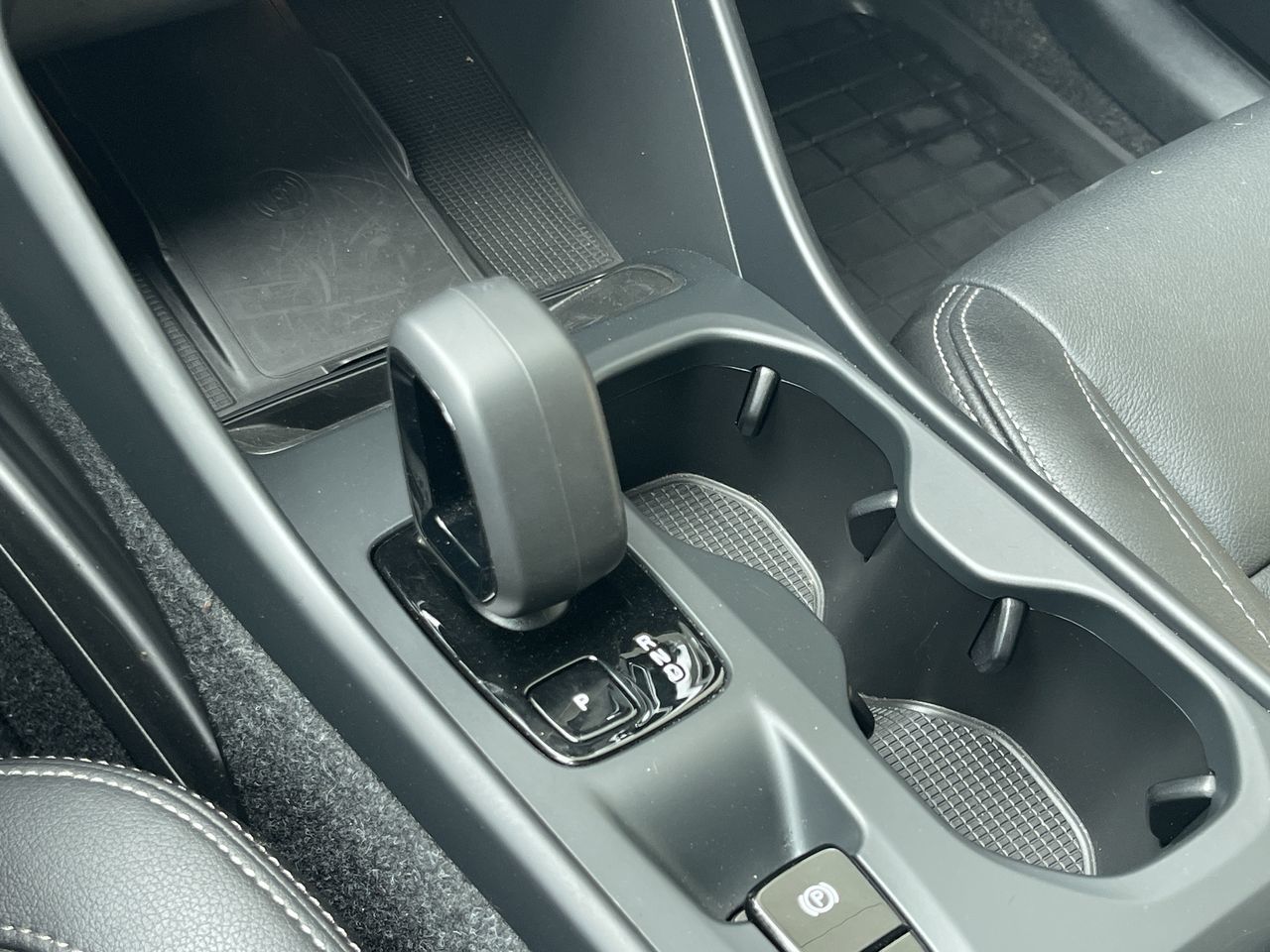 2025 Volvo XC40