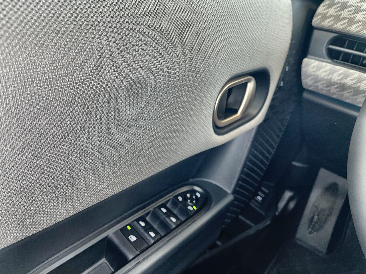 2025 MINI Cooper (5)