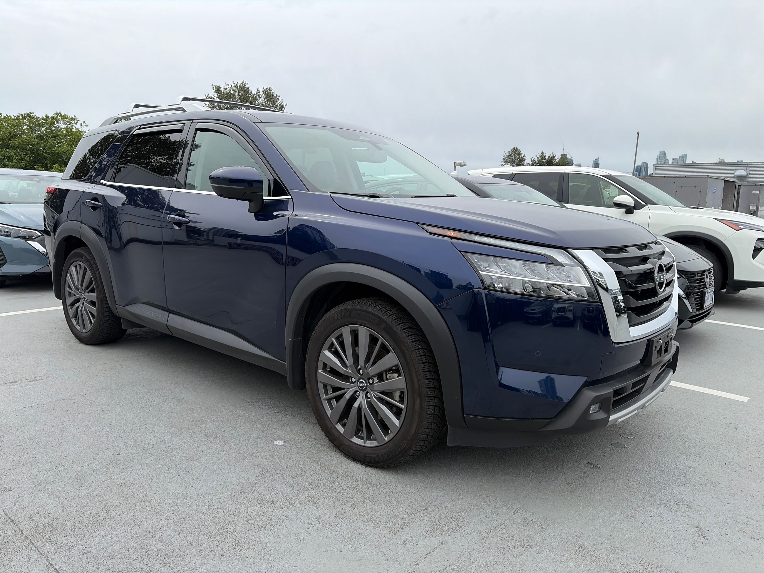 2022 Nissan Pathfinder SL PREMIUM