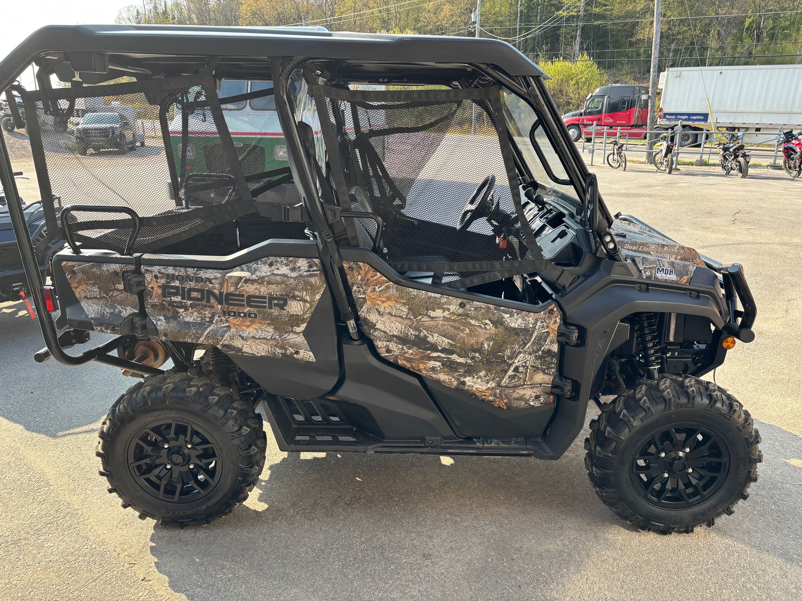 2024 Honda Pioneer 1000-5d