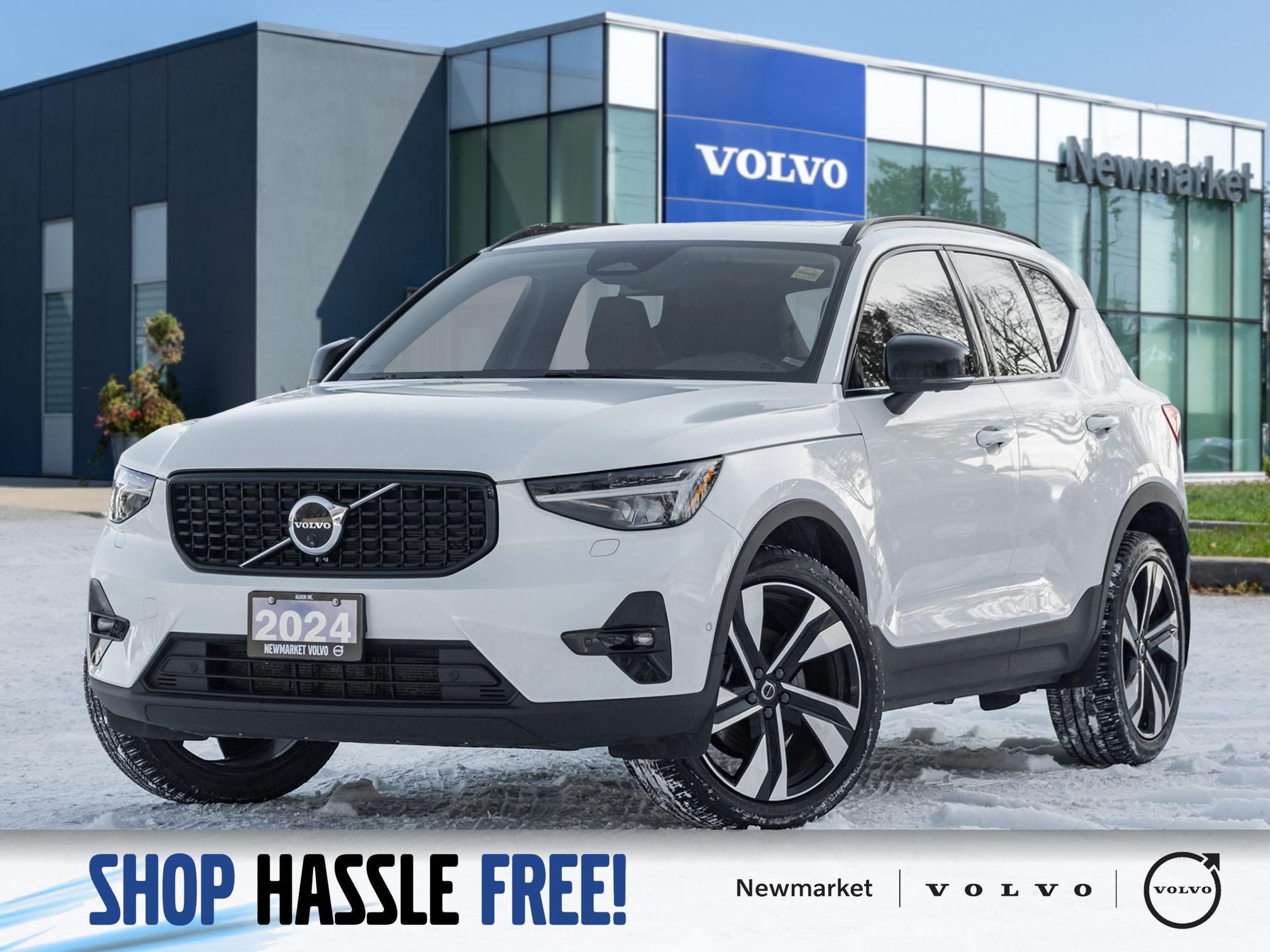 2024 Volvo XC40 B5 AWD Plus Dark Theme  HARMAN KARDON  OFF LEASE