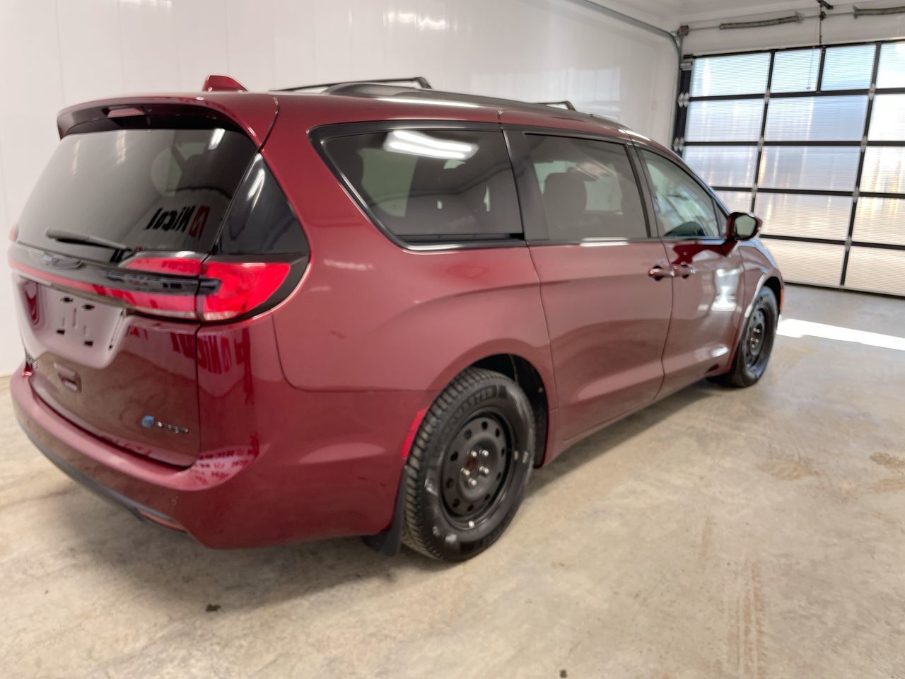 Photo 2021 Chrysler PACIFICA HYBRID TOURING L PLUS #8