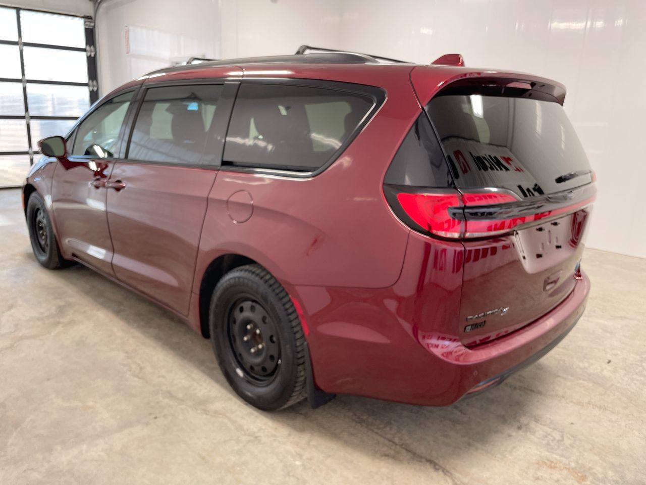 Photo 2021 Chrysler PACIFICA HYBRID TOURING L PLUS #6