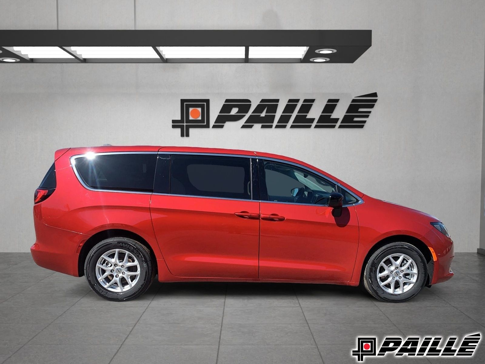 Chrysler Grand Caravan  2024 à Nicolet, Québec