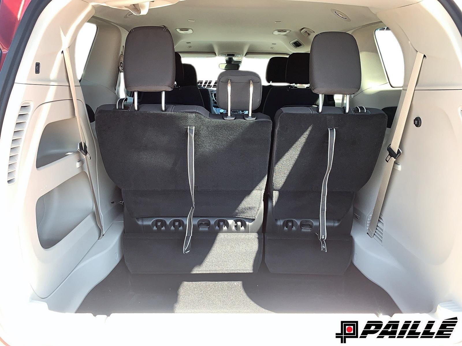 Chrysler Grand Caravan  2024 à Nicolet, Québec