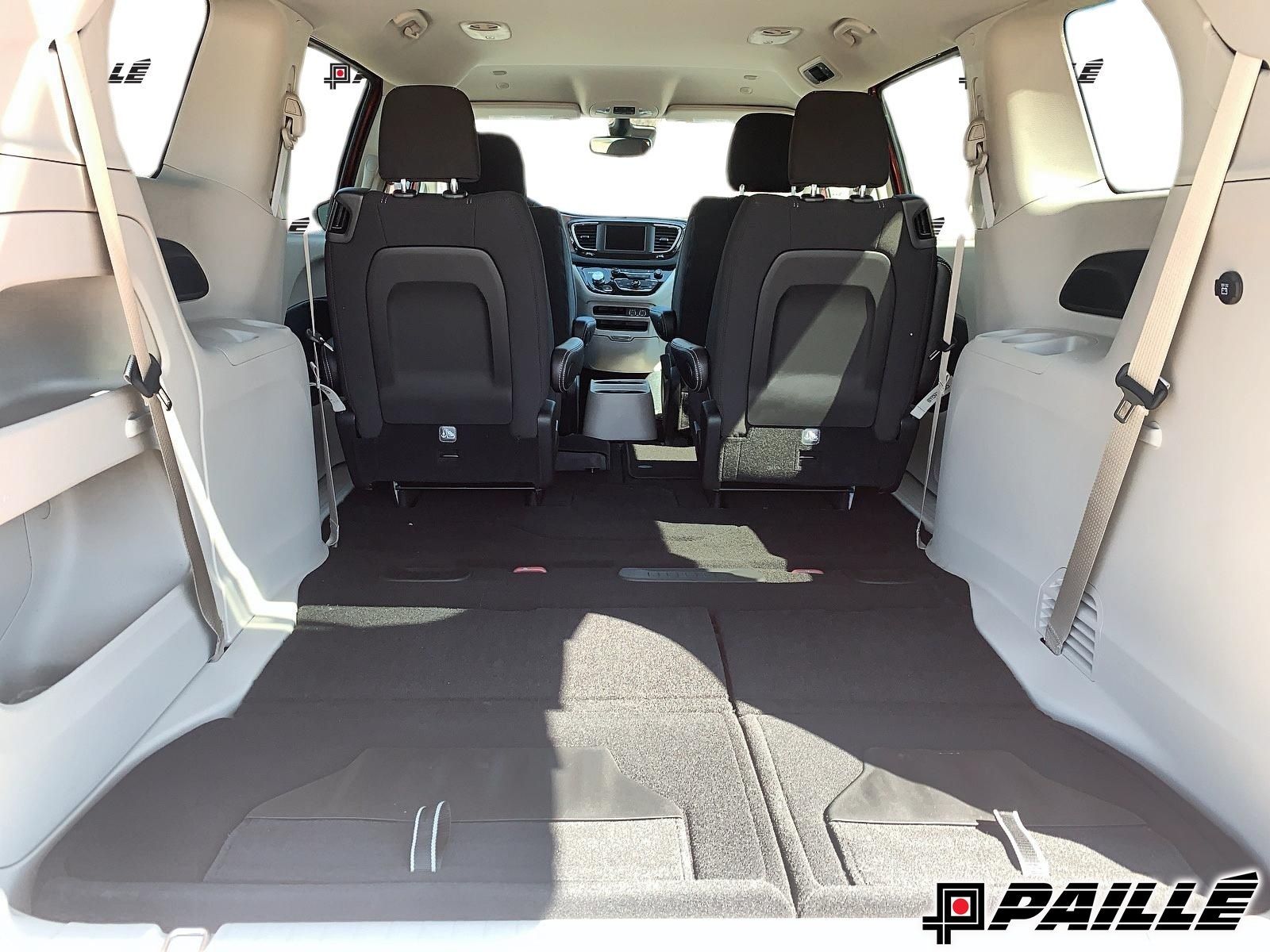 Chrysler Grand Caravan  2024 à Nicolet, Québec
