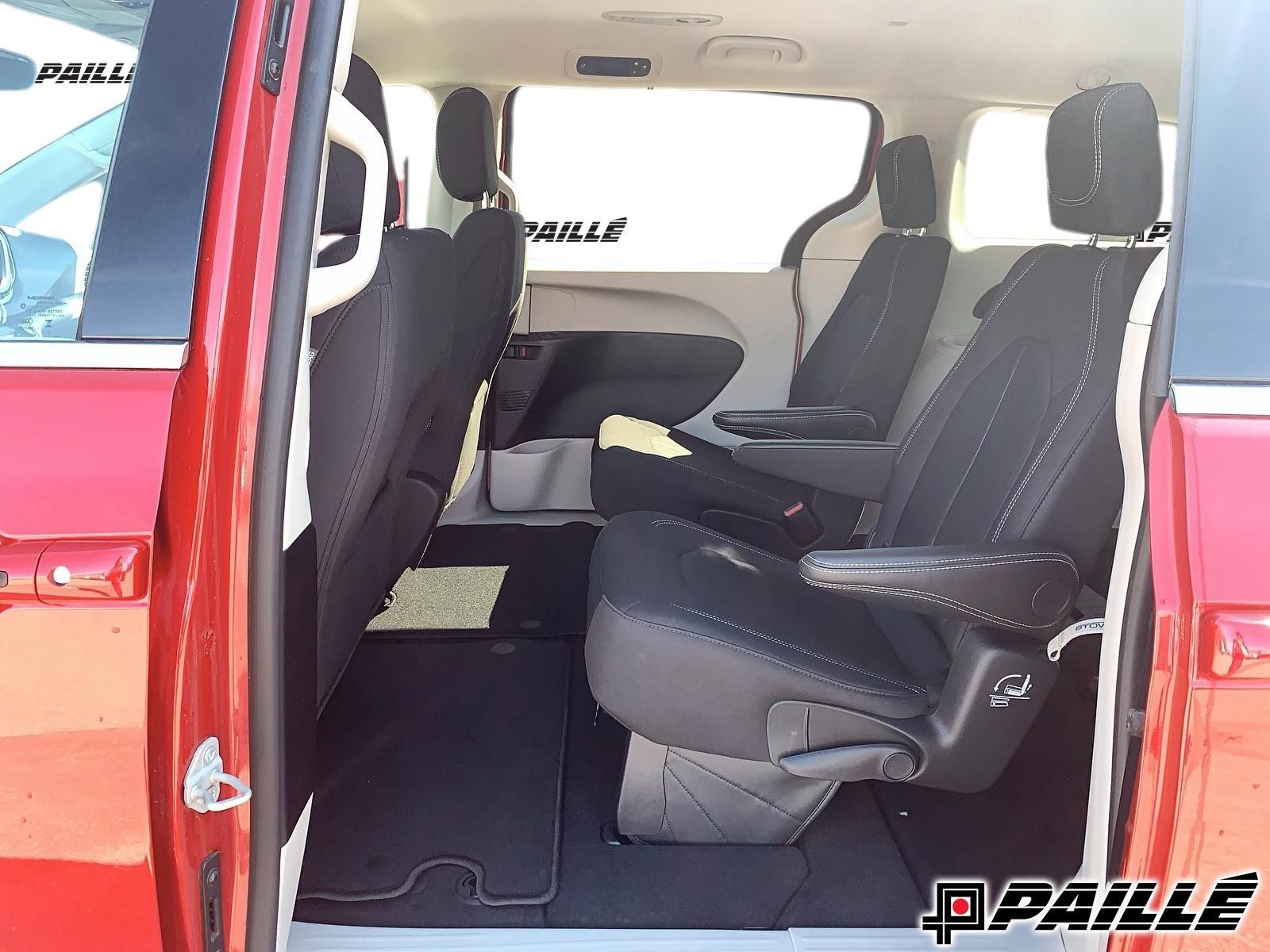 Chrysler Grand Caravan  2024 à Nicolet, Québec