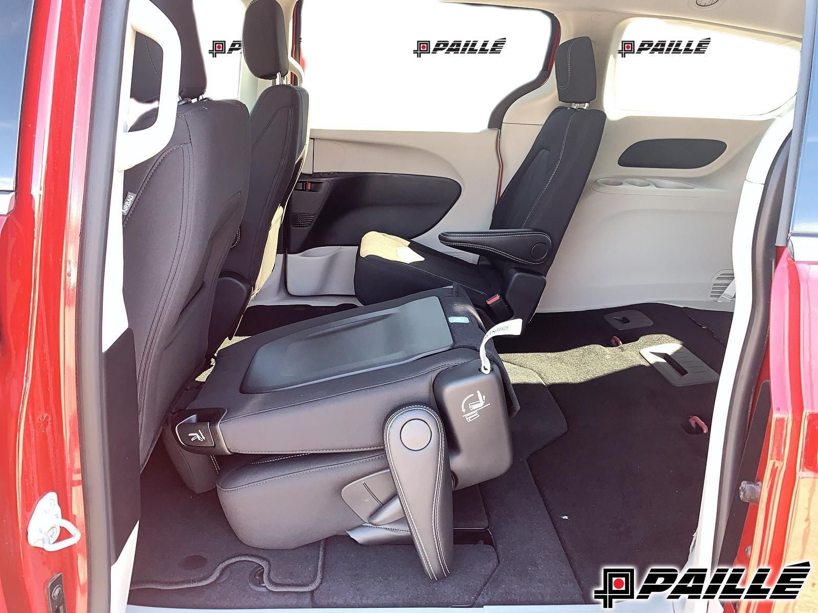 Chrysler Grand Caravan  2024 à Nicolet, Québec