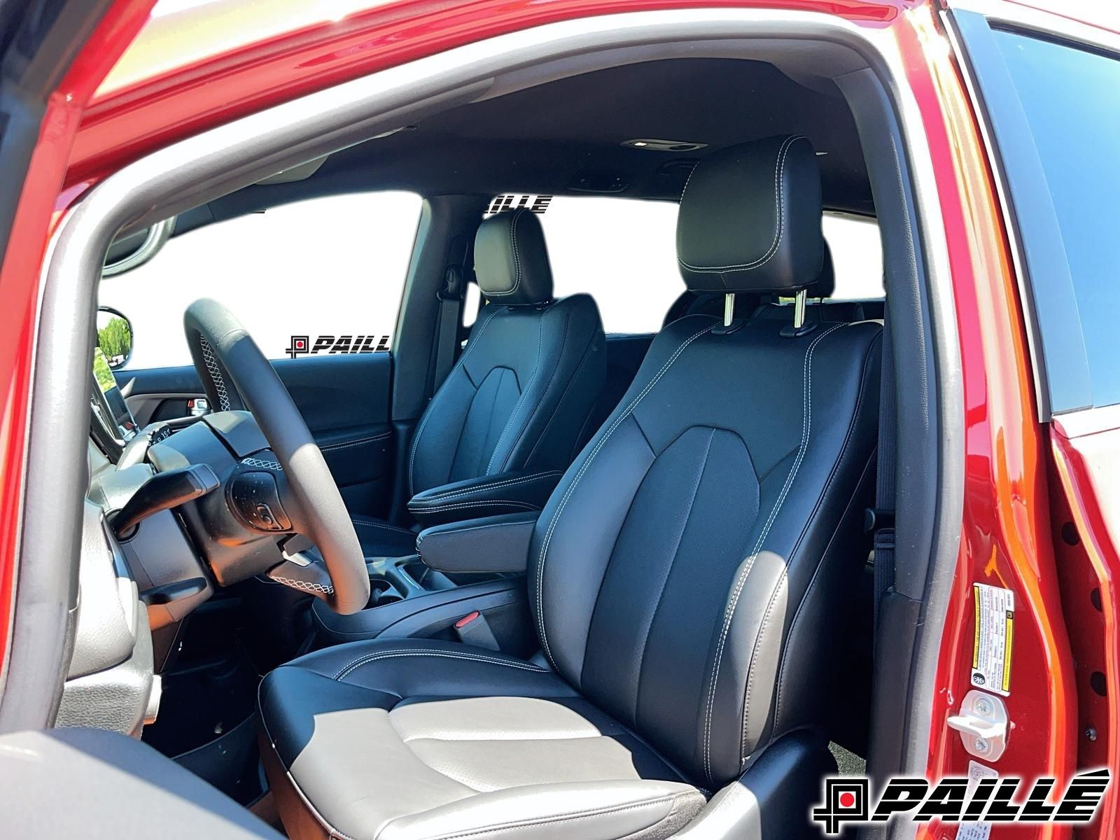 2027 Chrysler Grand Caravan in Nicolet, Quebec