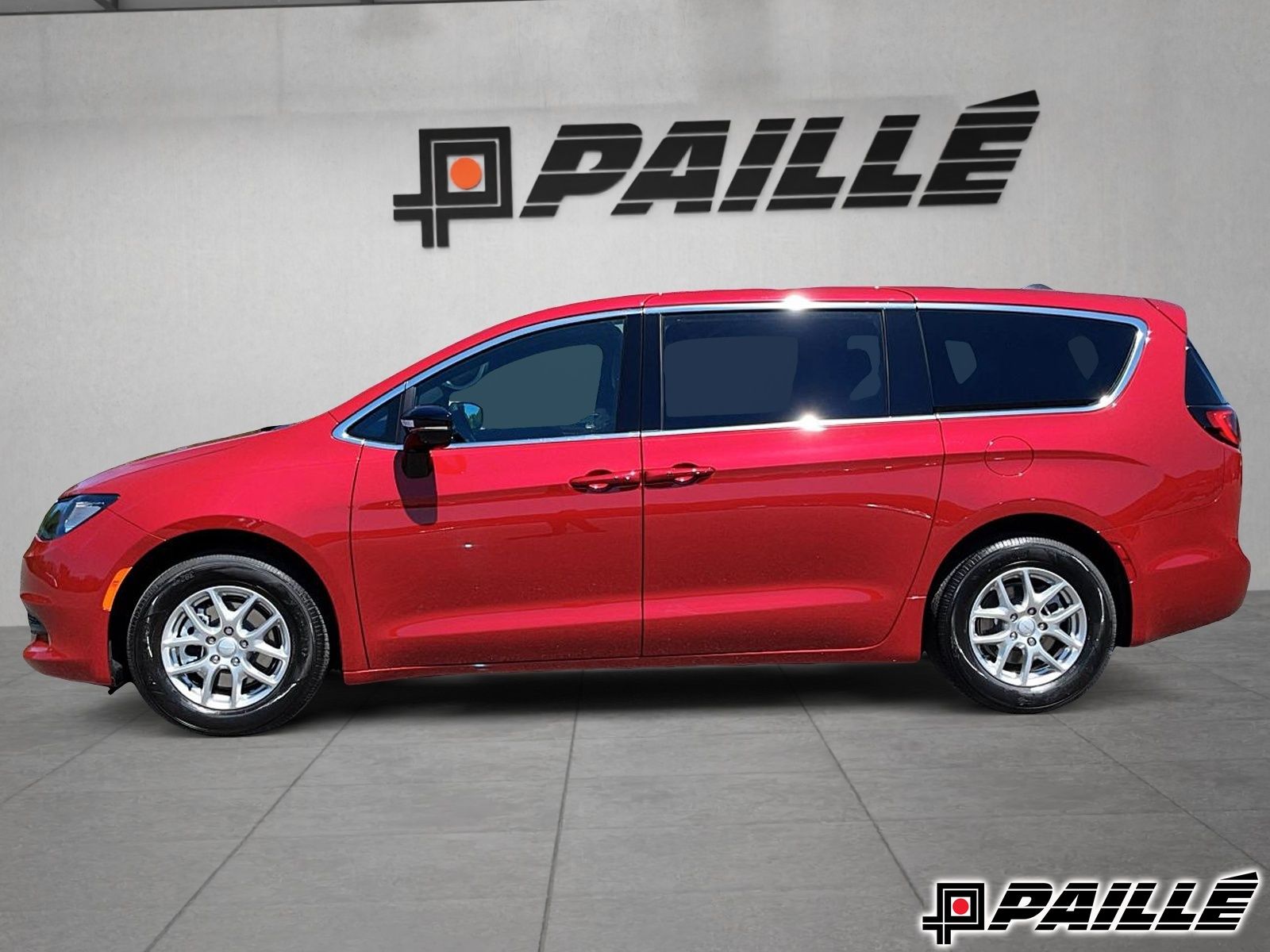 2027 Chrysler Grand Caravan in Nicolet, Quebec