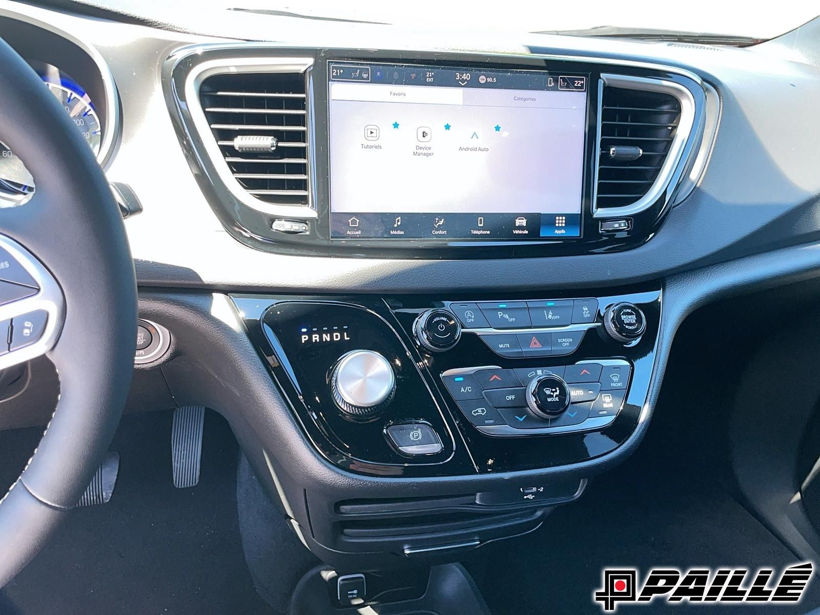 2027 Chrysler Grand Caravan in Nicolet, Quebec