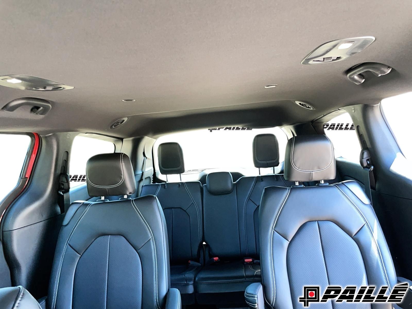 2027 Chrysler Grand Caravan in Nicolet, Quebec