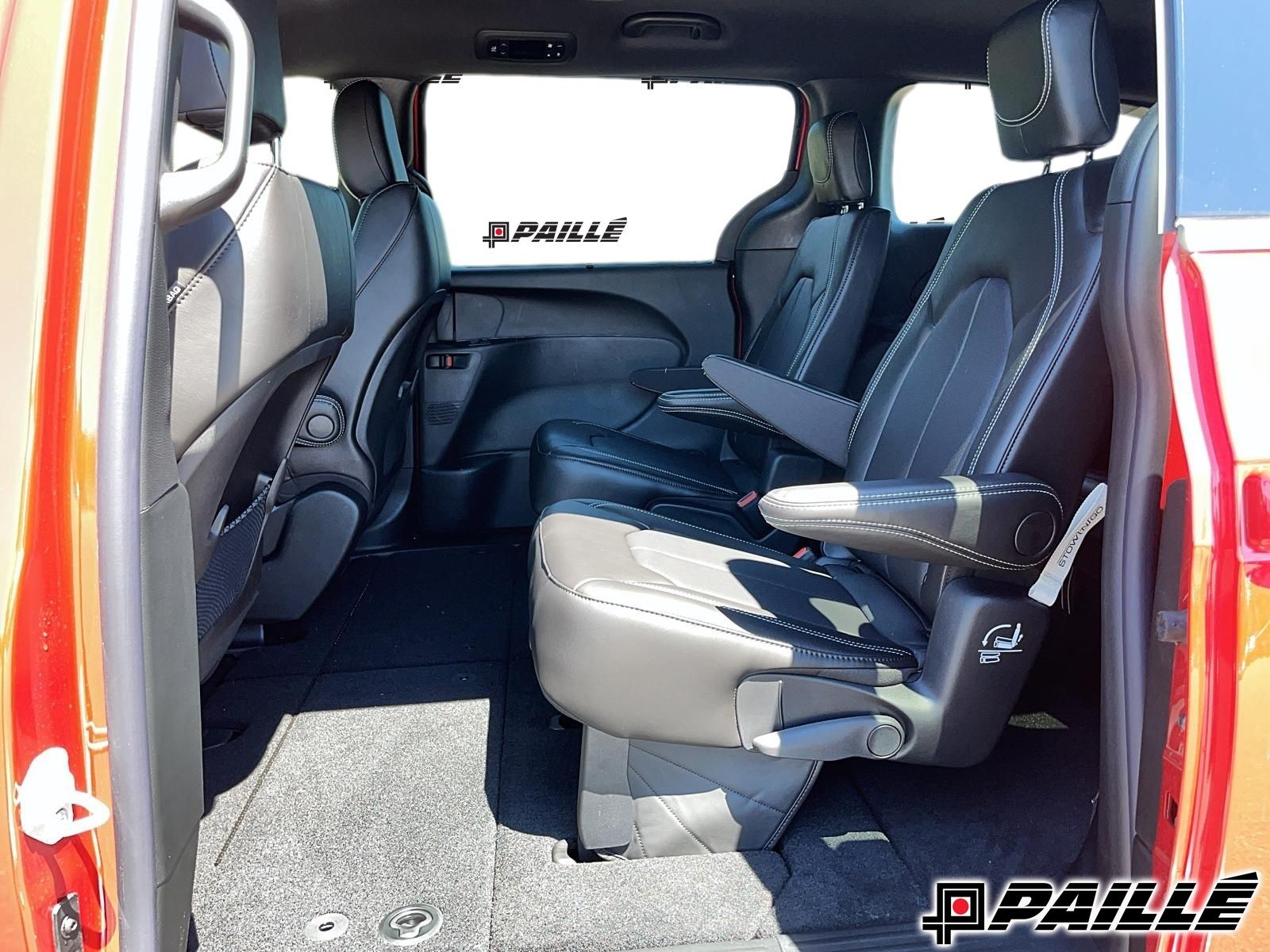 2027 Chrysler Grand Caravan in Nicolet, Quebec