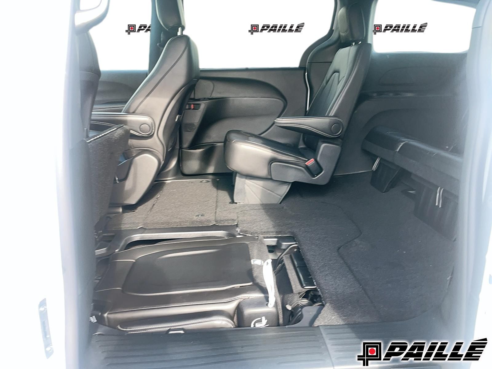 Chrysler Grand Caravan  2027 à Nicolet, Québec