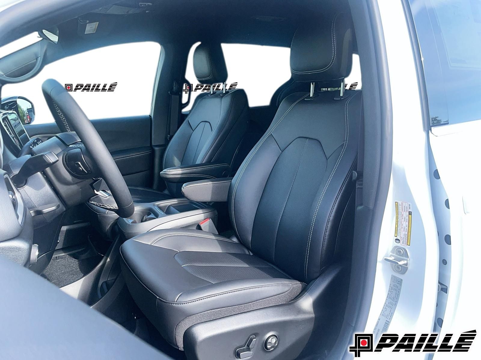 Chrysler Grand Caravan  2027 à Nicolet, Québec