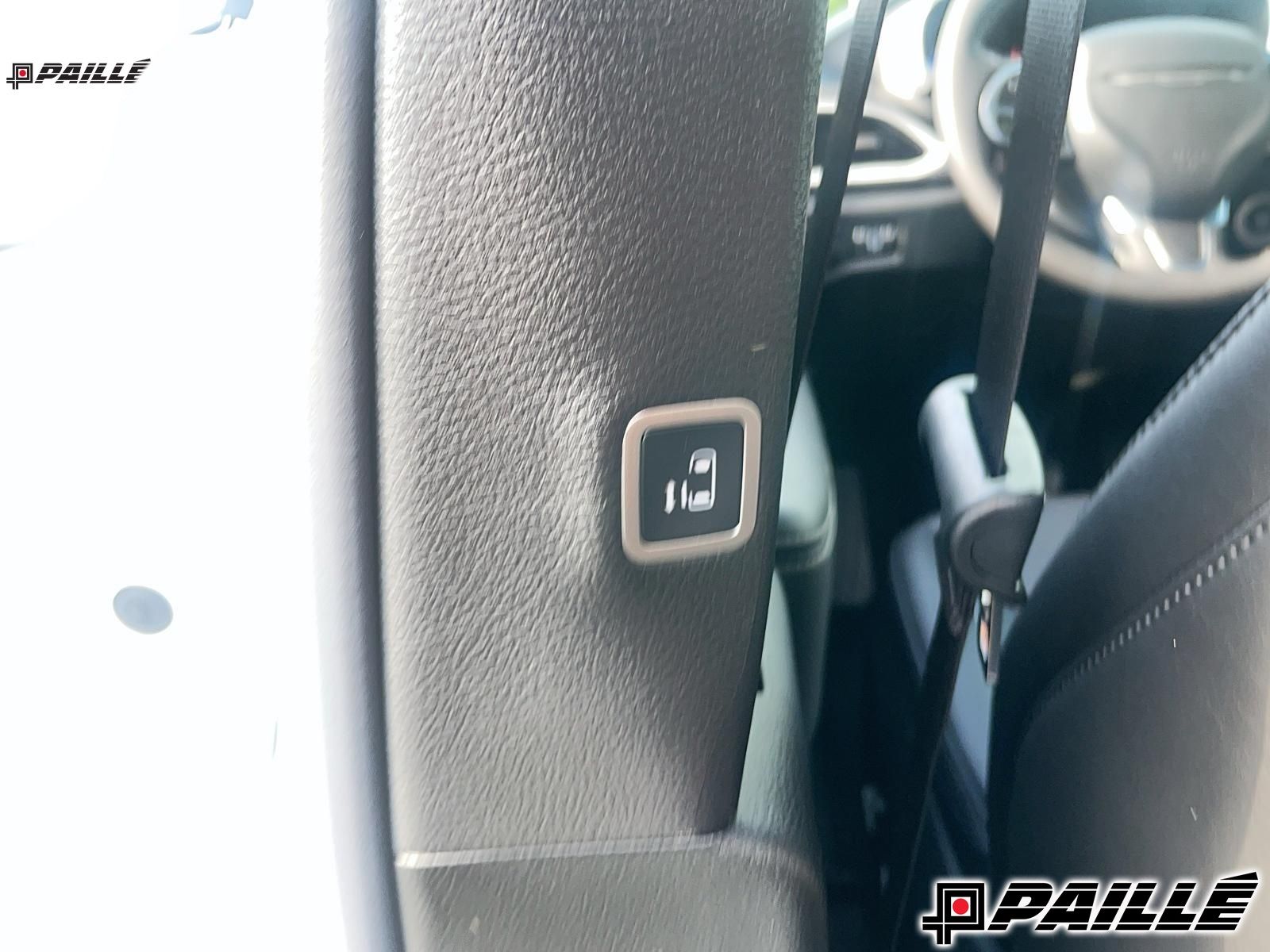 Chrysler Grand Caravan  2027 à Nicolet, Québec
