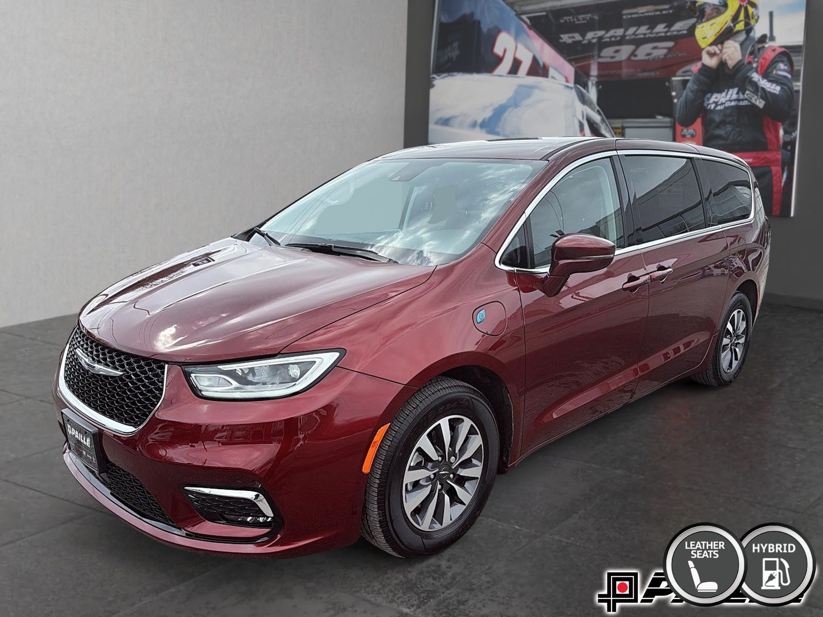 2022 Chrysler Pacifica Hybrid in Nicolet, Quebec