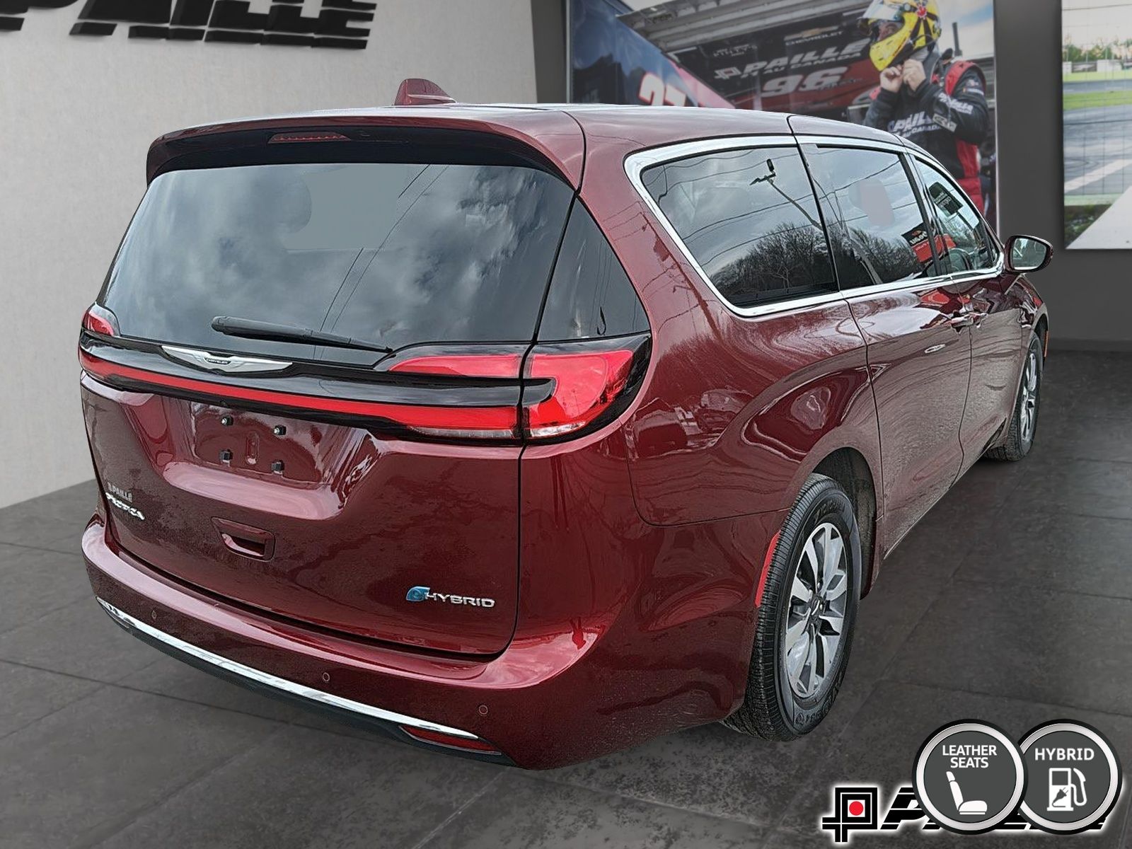 Chrysler Pacifica Hybrid  2022 à Nicolet, Québec