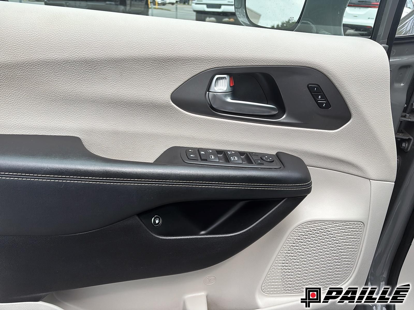 Chrysler Pacifica Hybrid  2022 à Sorel-Tracy, Québec