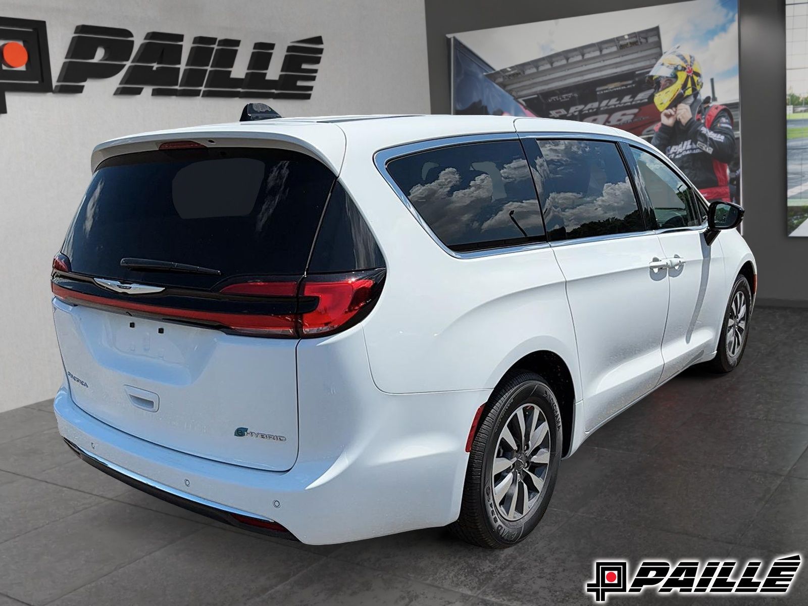 2024 Chrysler Pacifica Hybrid in Sorel-Tracy, Quebec