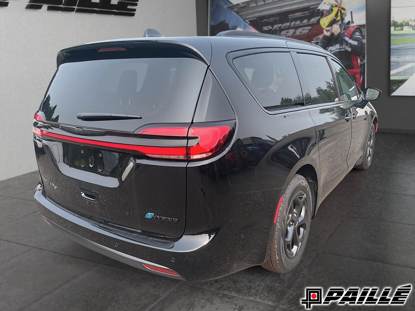 2024 Chrysler Pacifica Hybrid in Sorel-Tracy, Quebec