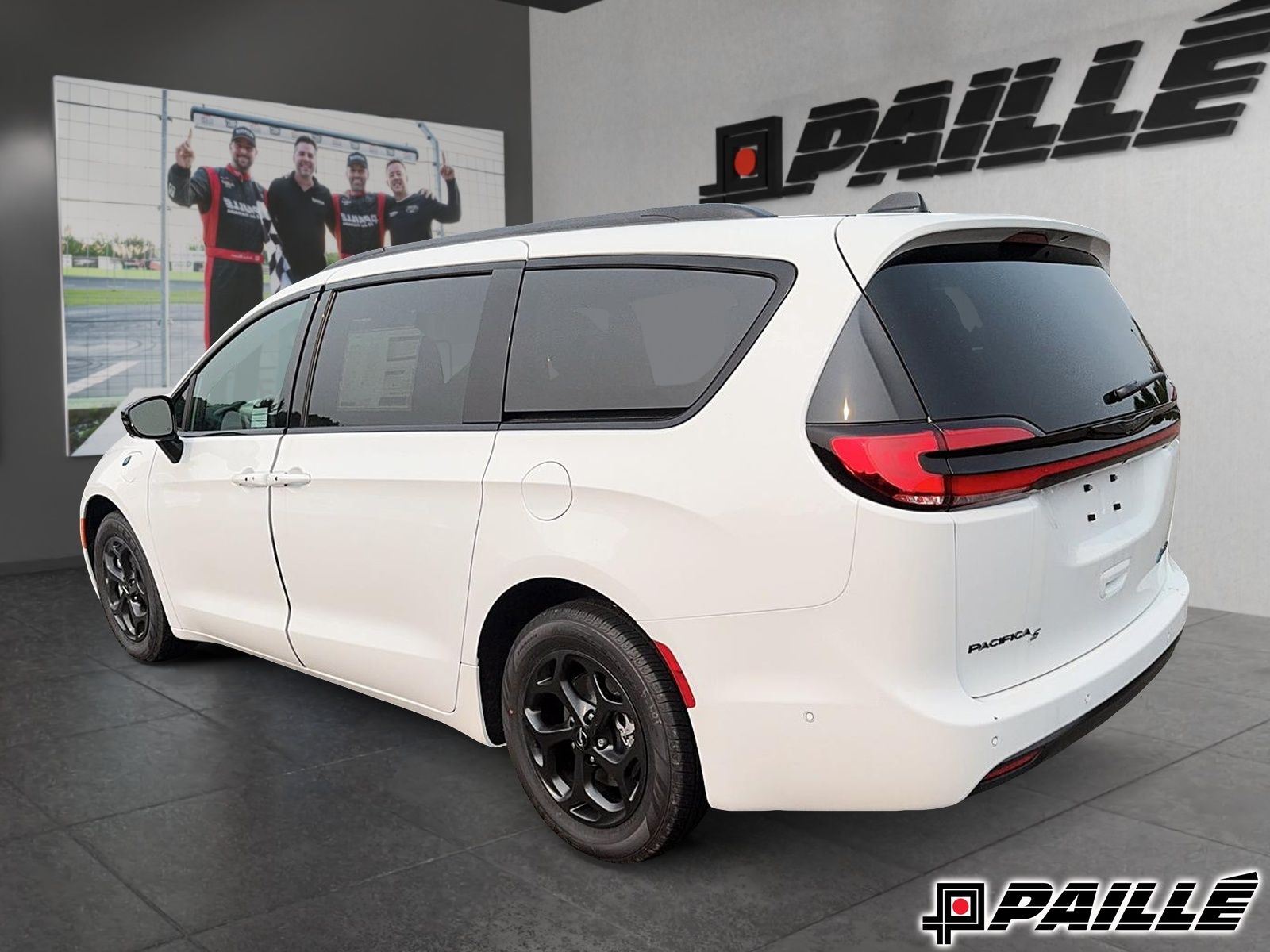 2024 Chrysler Pacifica Hybrid in Sorel-Tracy, Quebec