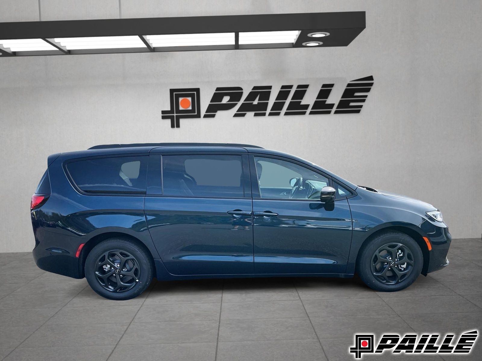 2024 Chrysler Pacifica Hybrid in Sorel-Tracy, Quebec